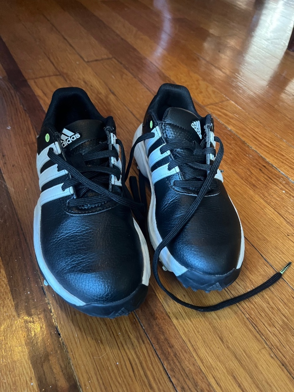 Adidas youth golf shoes size 2